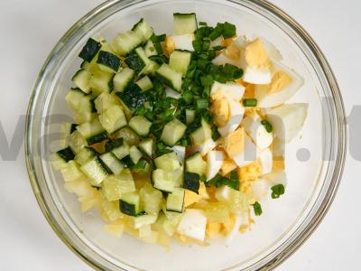 Kiaušinių ir žaliojo svogūno salotos Žingsnis 5