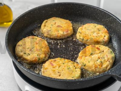 Lęšių kotletai su džiovintais pomidorais ir alyvuogėmis Žingsnis 7