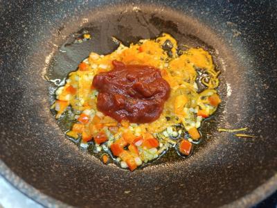 Spagečiai su daržovių padažu ir suluguni sūriu Žingsnis 3