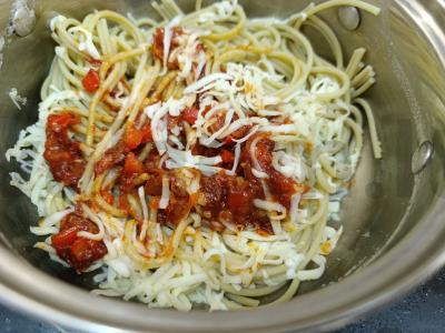 Spagečiai su daržovių padažu ir suluguni sūriu Žingsnis 4