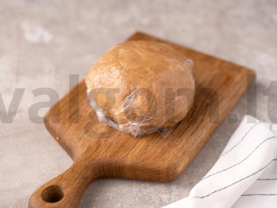 Pyragas su konservuotais abrikosais Žingsnis 4