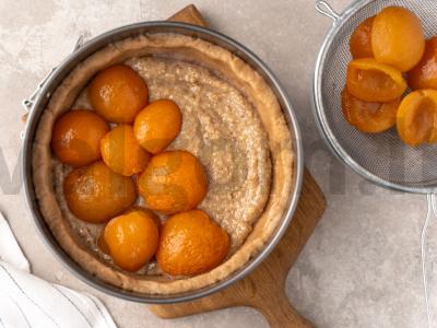 Pyragas su konservuotais abrikosais Žingsnis 8