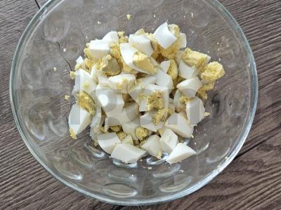 Krabų salotas su konservuotais kukurūzais per 30 minučių Žingsnis 2