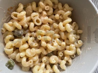 Makaronai su agurkais ir grietinės padažu pagrindine nuotrauka