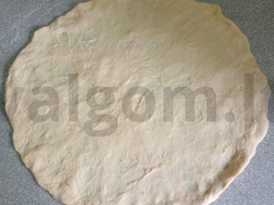 Pica su kalmarais ir krevetėmis Žingsnis 2