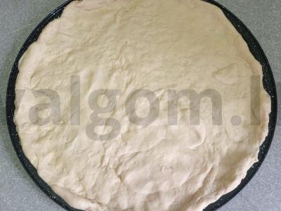 Pica su kalmarais ir krevetėmis Žingsnis 3