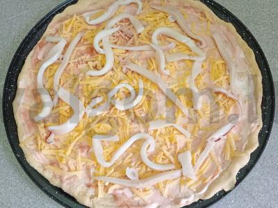 Pica su kalmarais ir krevetėmis Žingsnis 6