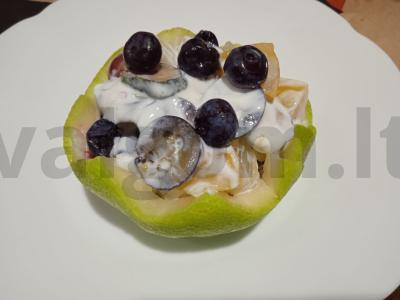 Vaisių salotos sviti krepšelyje Žingsnis 9