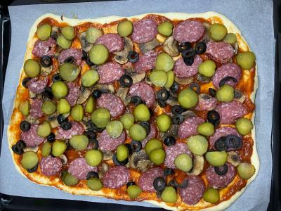 Pica su grybais, saliami ir pomidorų padažu Žingsnis 6