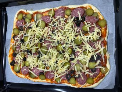 Pica su grybais, saliami ir pomidorų padažu Žingsnis 7