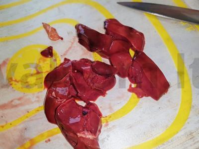 Troškinti vištienos širdelės su kepenimis ir pievagrybiais grietinėje Žingsnis 3