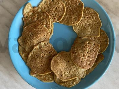 Greitai paruošiami avižiniai blynai su cinamonu pagrindine nuotrauka