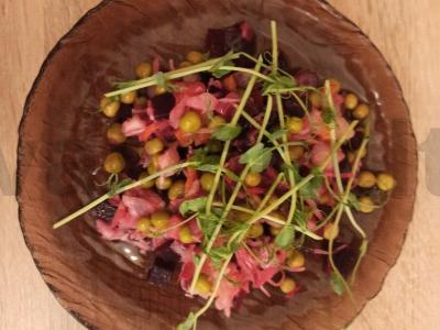 Klasikinis vinigretas su žirnių mikrožaliais pagrindine nuotrauka