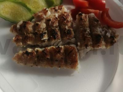 Lydekos filė ant grotelių pagrindine nuotrauka