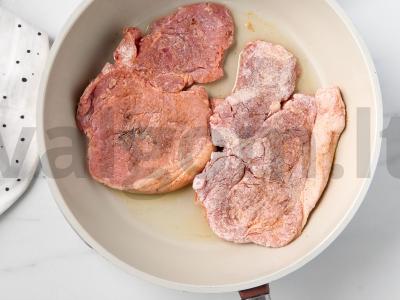 Troškinta mėsa grietinėje Žingsnis 6