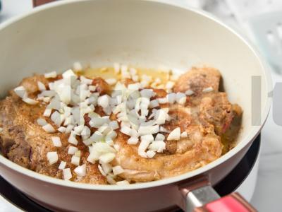 Troškinta mėsa grietinėje Žingsnis 7