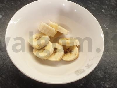 Varškės-bananų desertas „Rožiniai debesys“ Žingsnis 1