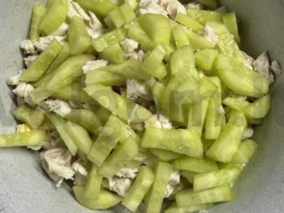 Salotos su žaliais žirneliais ir vištienos filė Žingsnis 3