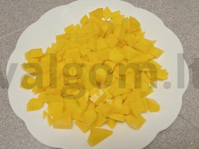 Sriuba su špinatais ir kiaušiniu ant ančių sultinio Žingsnis 2