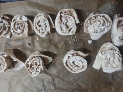 Sluoksniuotos tešlos sraigės su varške ir cinamonu Žingsnis 6