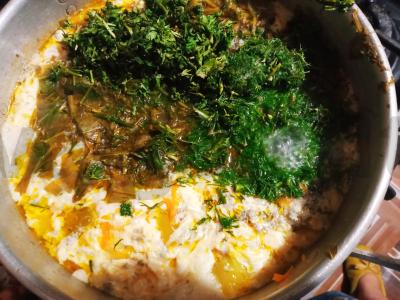 Žaliasis šaltibarščiai su rūgštynėmis ant žąsų sultinio Žingsnis 6