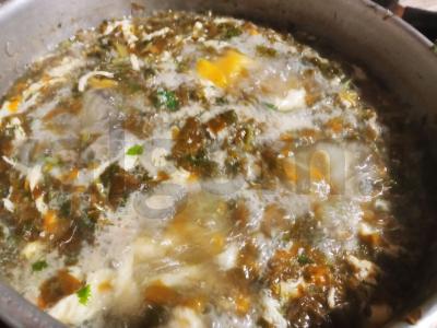 Žaliasis šaltibarščiai su rūgštynėmis ant žąsų sultinio Žingsnis 7