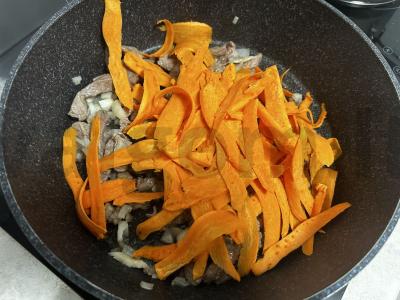 Rudųjų ryžių plovas su jautiena Žingsnis 3