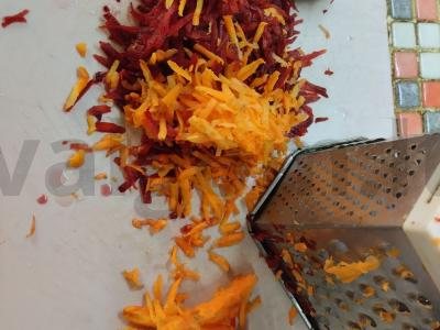 Raudonas barštis su mėsa ir šviežiais kopūstais Žingsnis 3