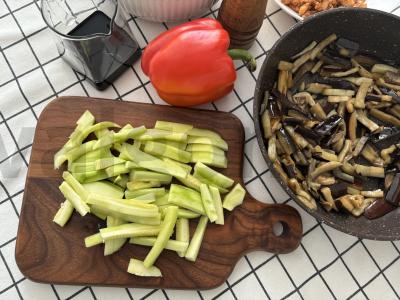 Funchosa su vištiena ir daržovėmis Žingsnis 4