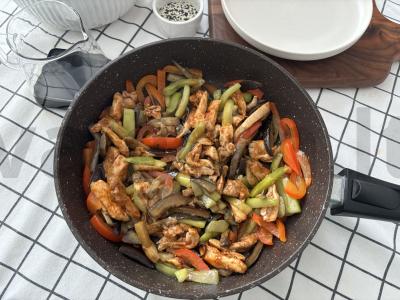 Funchosa su vištiena ir daržovėmis Žingsnis 8