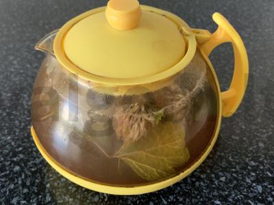 Juodasis arbata su serbentų ir dobilų lapais Žingsnis 2