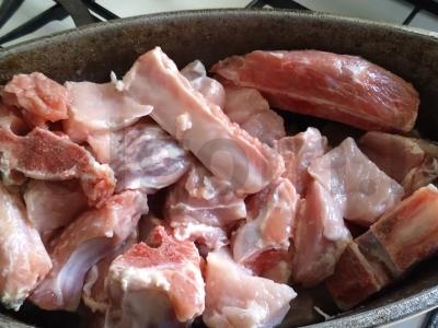 Kiauliena su raugintais kopūstais Žingsnis 2