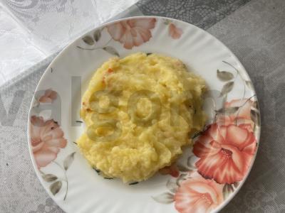 Bulvių košė su svogūnų apkepu ir pienu garnyrui pagrindine nuotrauka