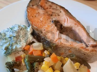 Upėtakis su daržovėmis pagrindine nuotrauka