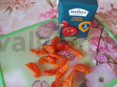 Vištienos šlaunelių filė su džiovintomis abrikosais pomidorų padaže Žingsnis 3