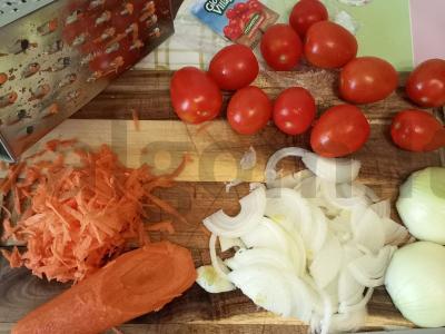 Kepta lašiša su daržovėmis Žingsnis 1