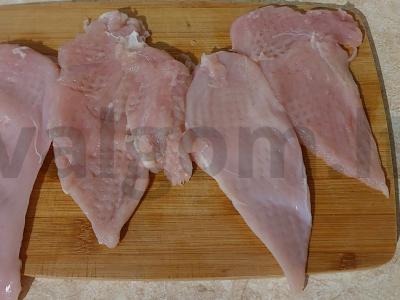 Vištienos šnicelis kiaušinyje Žingsnis 1