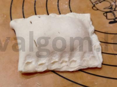 Sluoksniuotos bandelės su varškės sūriu ir abrikosais Žingsnis 6