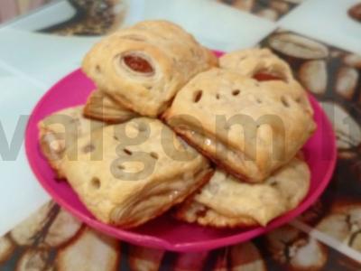 Sluoksniuotos bandelės su varškės sūriu ir abrikosais pagrindine nuotrauka