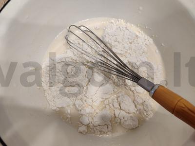 Pyragas „Smetaninkas“ su sūdytais žemės riešutais Žingsnis 6