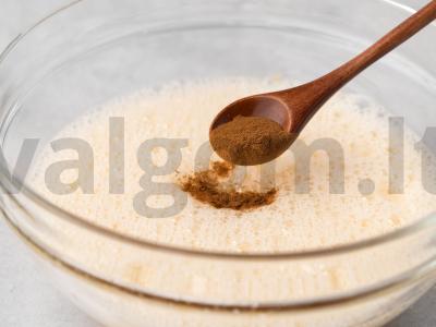 Šarlotė su kriaušėmis ir obuoliais Žingsnis 4