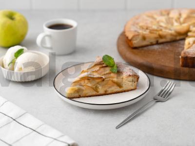 Šarlotė su kriaušėmis ir obuoliais pagrindine nuotrauka