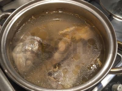 Grietininis sriuba su upėtakiu ir pomidorų tyrė Žingsnis 1