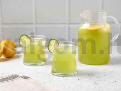 Agurkų ir citrinų limonadas pagrindine nuotrauka