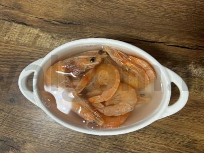 Dietinis salotas su braškėmis, avokadu ir krevetėmis Žingsnis 4