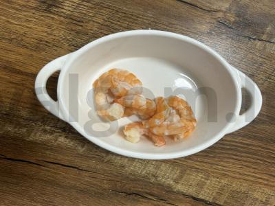 Dietinis salotas su braškėmis, avokadu ir krevetėmis Žingsnis 5