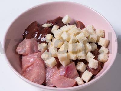 Kiaulienos ir vištienos kepenėlių paštetas Žingsnis 1