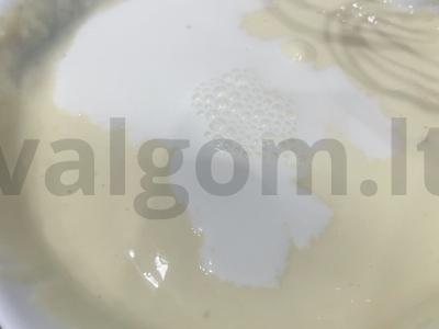 Mini sūrio pyragas su grietinėlėmis ir varškės sūriu Žingsnis 5