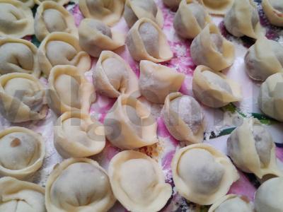 Namų virtiniai su jautienos faršu pagrindine nuotrauka