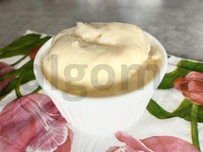 Pieninis kremas su krakmolu pagrindine nuotrauka